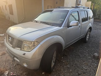 Nissan Pathfinder R51 2012 2,5 DCI 7 places en bon état
