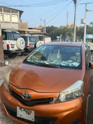 Toyota Vitz 2016, essence, boîte automatique
