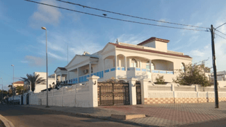 Villa F7 spacieuse à Haramous, idéale famille ou bureaux