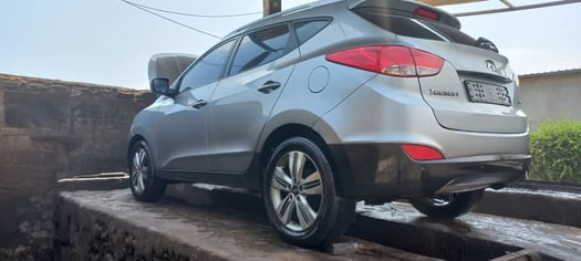 Location voitures 4x4 et tourisme - Hyundai Accent, Avante, Tucson, Kia