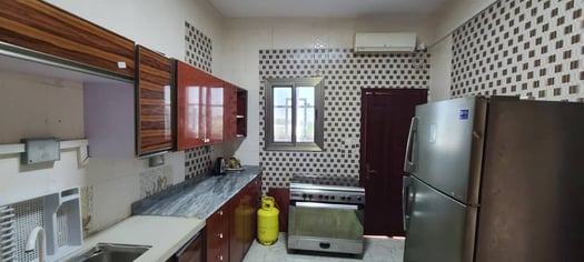 Appartement F4 meublé au Héron, haut standing avec parking et gardiennage inclus