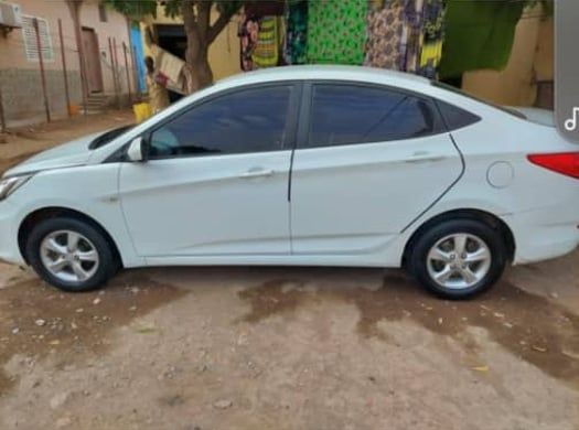 Location voitures 4x4 et tourisme - Hyundai Accent, Avante, Tucson, Kia