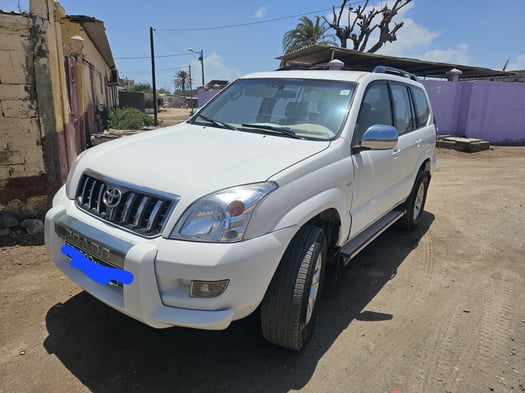 Toyota Prado GX 2004, manuelle, diesel, 8 places, climatiseur en bon état