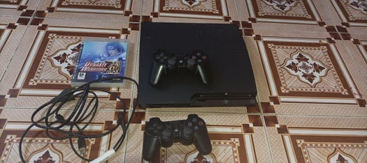 Console de jeux PS3 avec accessoires et jeux inclus