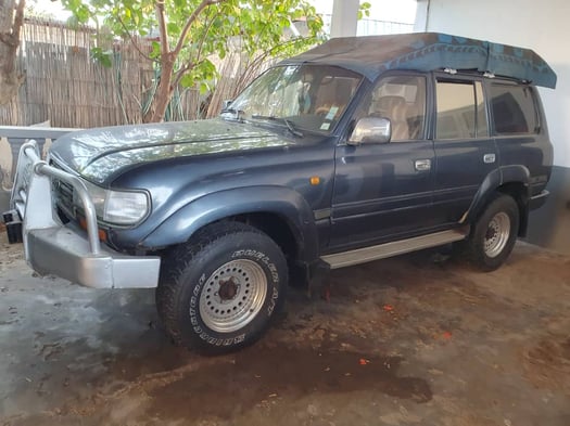 Voiture Land Cruiser, diesel, boîte manuelle, bon état