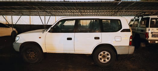 Toyota Land Cruiser Prado 1997, rénové, diesel, 7 places, clim, attelage, excellent état