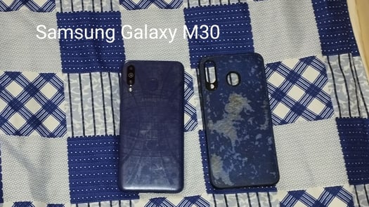 Smartphone Samsung Galaxy M30 32 Go, chargeur longue durée, proche du neuf