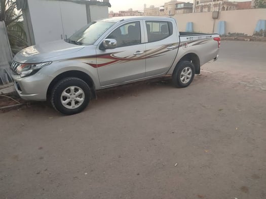 A Vendre Mitsubishi L200 Très Bon État Et Bien Entretenu