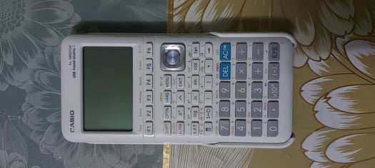 Calculatrice Casio neuve avec programmes Physique et Mathématiques