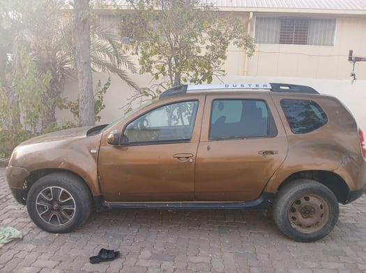 Renault duster a vendre 40 000 km en bon etat ainsi que la climatisation