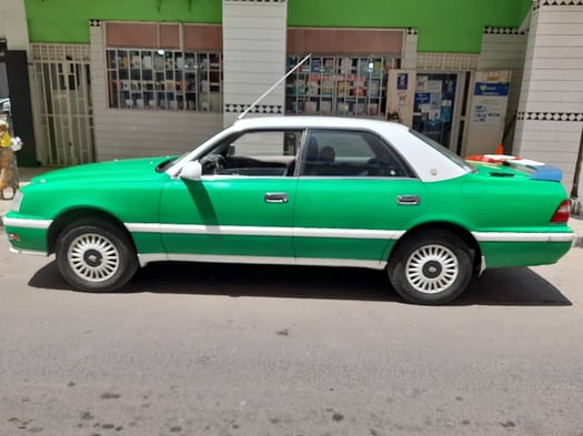 Toyota Crown automatique, excellent état, 950 000 FD