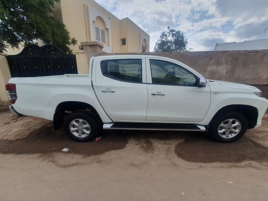 Mitsubishi L200 2021, pick-up en excellent état