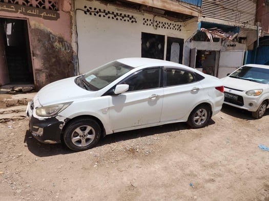 Hyundai Accent 2014 en excellente condition, boîte automatique, diesel