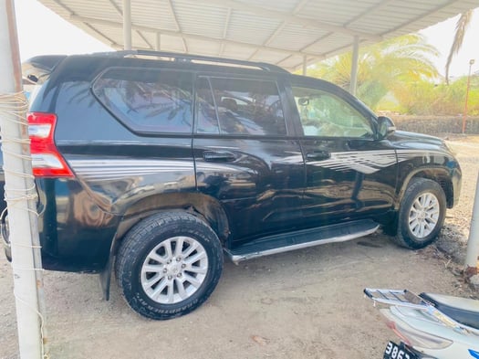 Toyota Prado VX en excellente condition avec accessoires de rechange