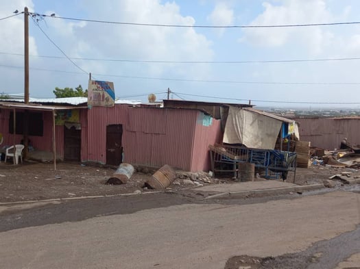 Maison à Wahledaba près du commissariat de police, bon prix négociable