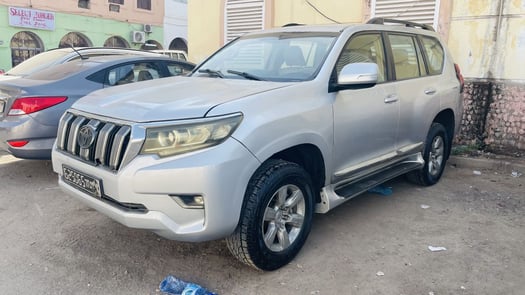 À VENDRE : TOYOTA PRADO 2015