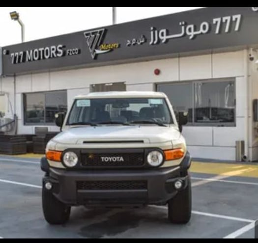 Toyota FJ Cruiser 2024, compact, urbain et solide