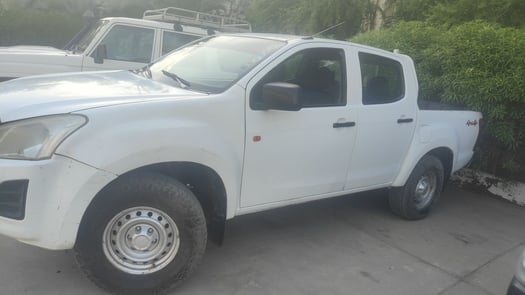 Isuzu D Max 2017, diesel, excellent état, 143 000 km