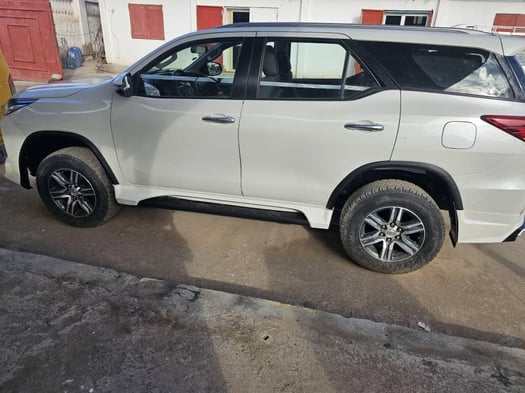 Toyota Fortuner robuste excellent état