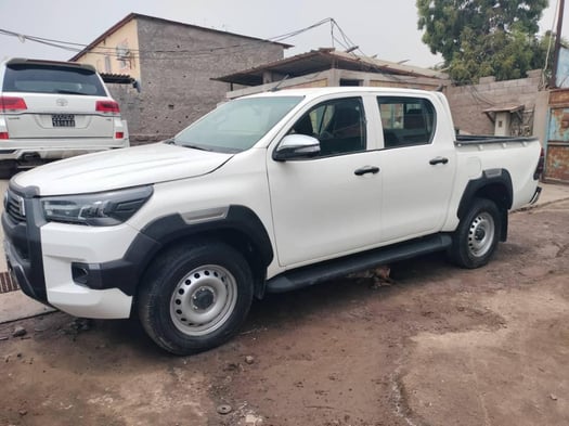 Toyota Hilux 2020, transmission manuelle, climatisation, prix négociable