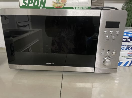 Micro-ondes Beko neuf, jamais utilisé