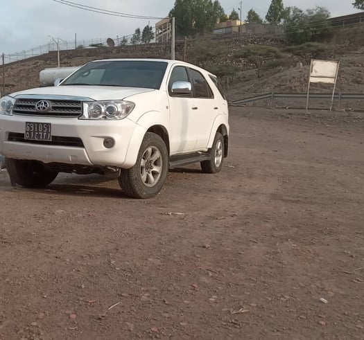 Toyota Fortuner 2011