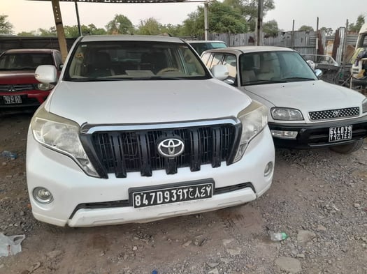 Toyota Prado 2014, diesel, boîte manuelle, haut de gamme, toutes options