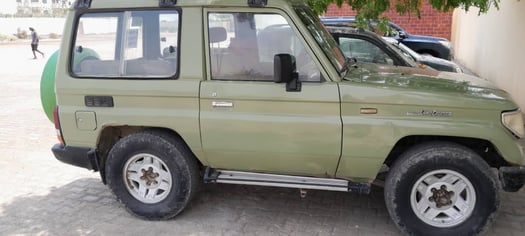 Toyota Land Cruiser 2005, excellent état, révisions à jour