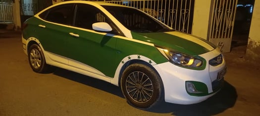 A vendre Hyundai accent très bon état avec climatisation