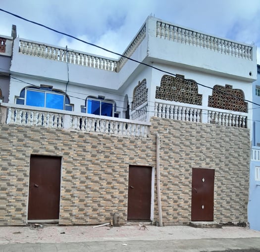 Maison duplex à louer avec grand balcon et terrasse à Hodan 1