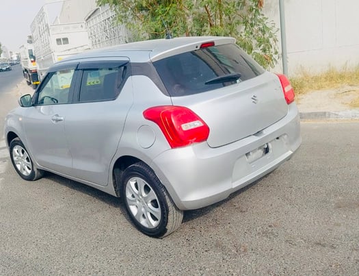 Suzuki Swift 2016, automatique, très bon état