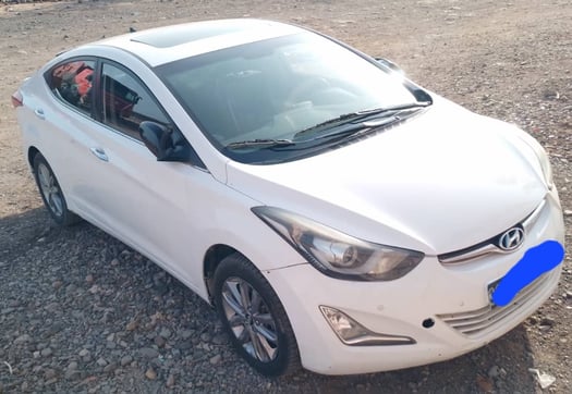 Hyundai Avante 2014, diesel, caméra de recul, luxueuse