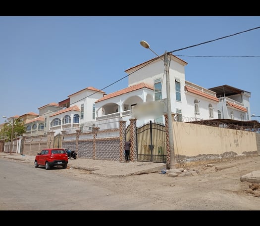 Villa duplexe avec double façades à proximité de Gabode 3