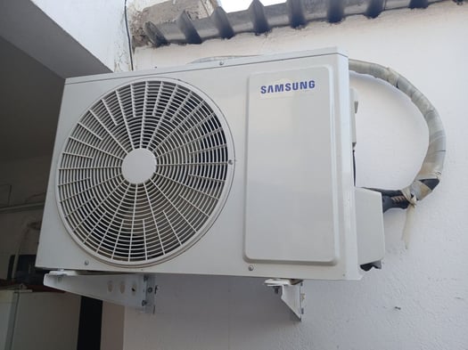 Climatiseur Samsung 2,5 CV en excellent état - 6 mois d'utilisation - Bon de livraison inclus