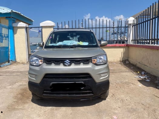 Voiture Suzuki Spresso, faible kilométrage, à vendre pour cause de voyage