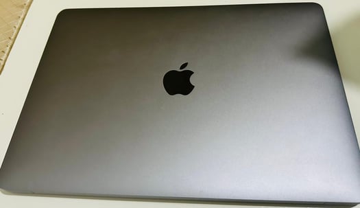 Ordinateur Apple MacBook Air M1 en excellent état - Réduction spéciale pour les 10 premiers clients