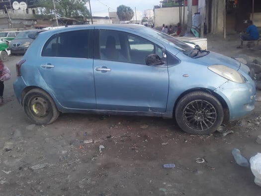 Toyota Yaris Essence Automatique, bon état, petit problème moteur