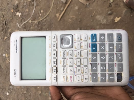 Calculatrice scientifique en bon état à petit prix