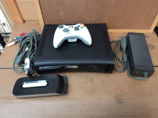 Console Xbox 360 avec 30 jeux et 200Go de mémoire