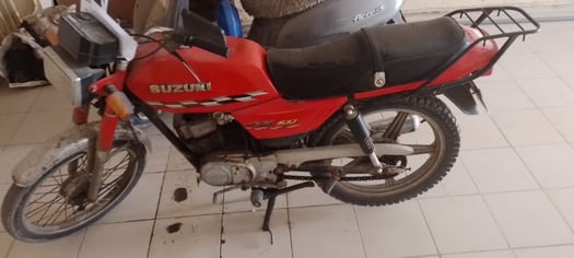 Moto Suzuki en excellent état