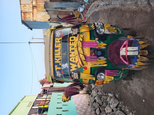 Tricycle Bajaj en bon état à vendre