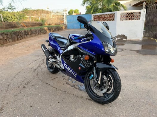 Yamaha YZF 1000R en excellent état - Prix négociable