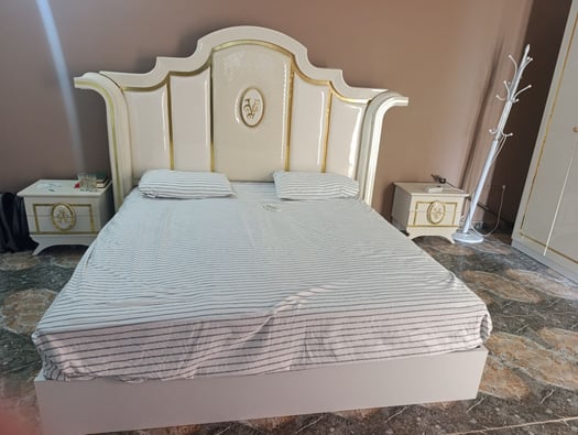 Vente de meubles de chambre à coucher, prix attractif