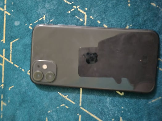 iPhone 11 64GB 100% Capacité, Très Bon État