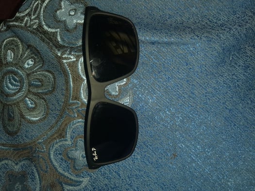 Lunettes de soleil Ray-Ban originales, neuves en provenance d\'Italie