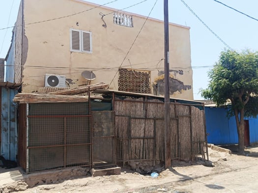 Maison 8 Chambres avec Parking et Réservoir à Eau à Balbala 3