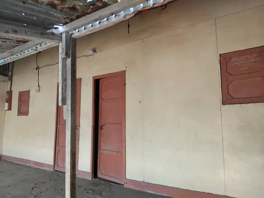 Maison en bois avec 2 chambres à Warabaley