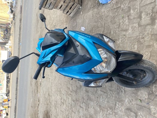 Moto Yamaha bien entretenue, assurance incluse 6 mois