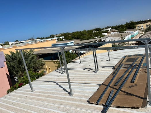 Installation solaire clé en main avec équipements RestarSolar, Longi, Deye