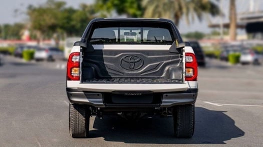 Toyota Hilux Adventure 2.8L, 2024, boîte Automatique, état impeccable